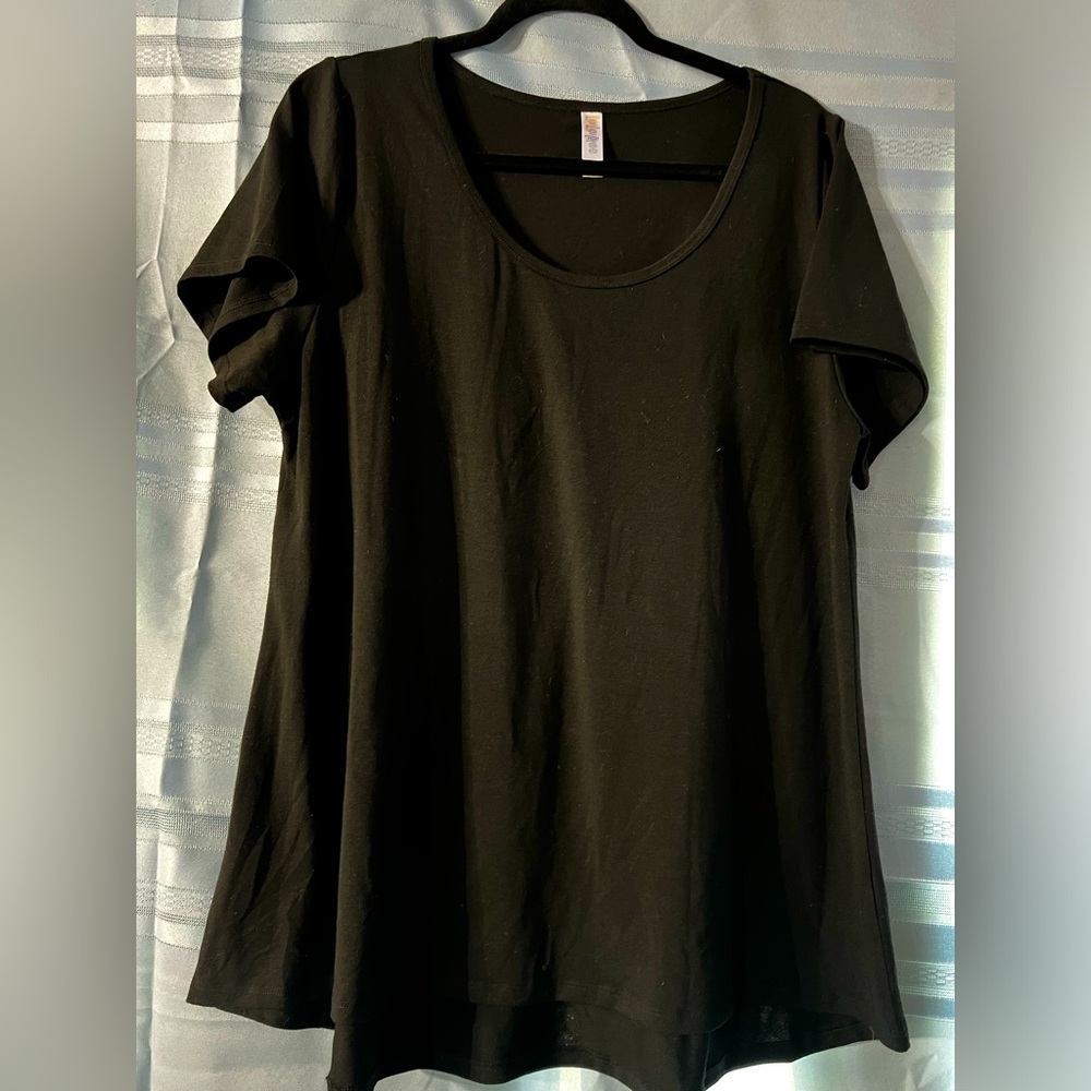 LuLaRoe Perfect top size 2X in black